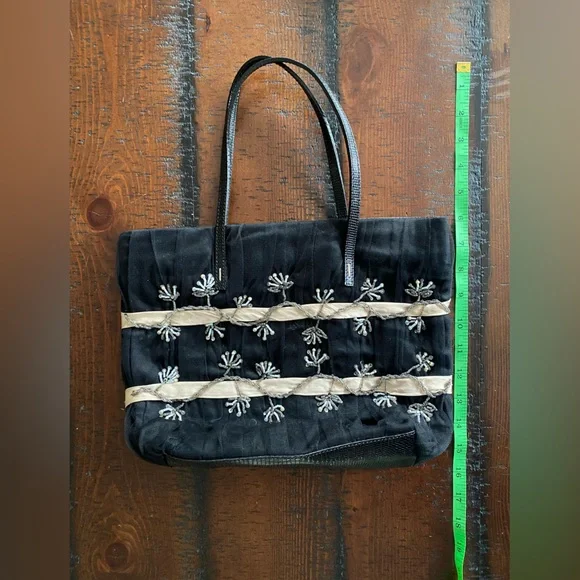 RARE Y2K Authentic Valentino Garavani intricately beaded silk and leather tote ~ - Picture 12 of 16